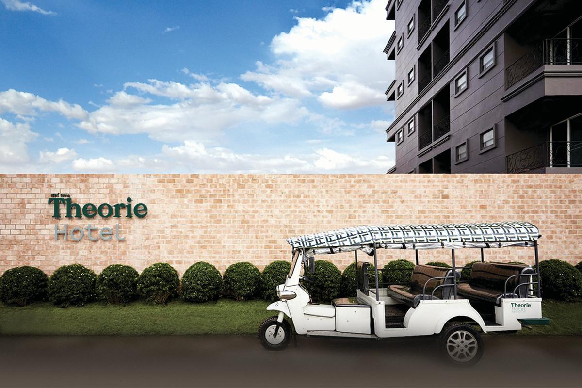 Theorie Hotel Sukhumvit By Slh - Sha Extra Plus Samut Prakan Exterior photo