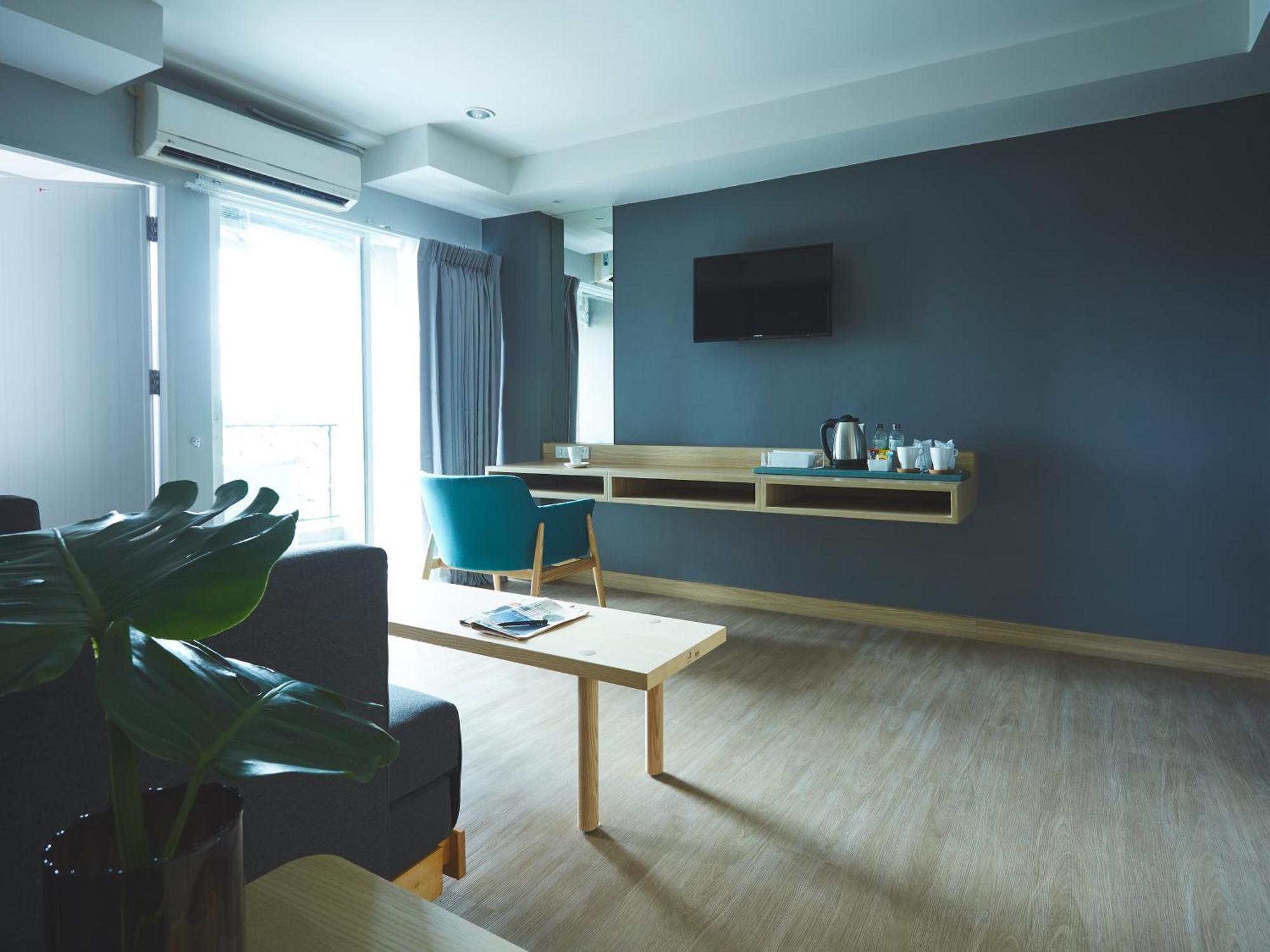 Theorie Hotel Sukhumvit By Slh - Sha Extra Plus Samut Prakan Room photo
