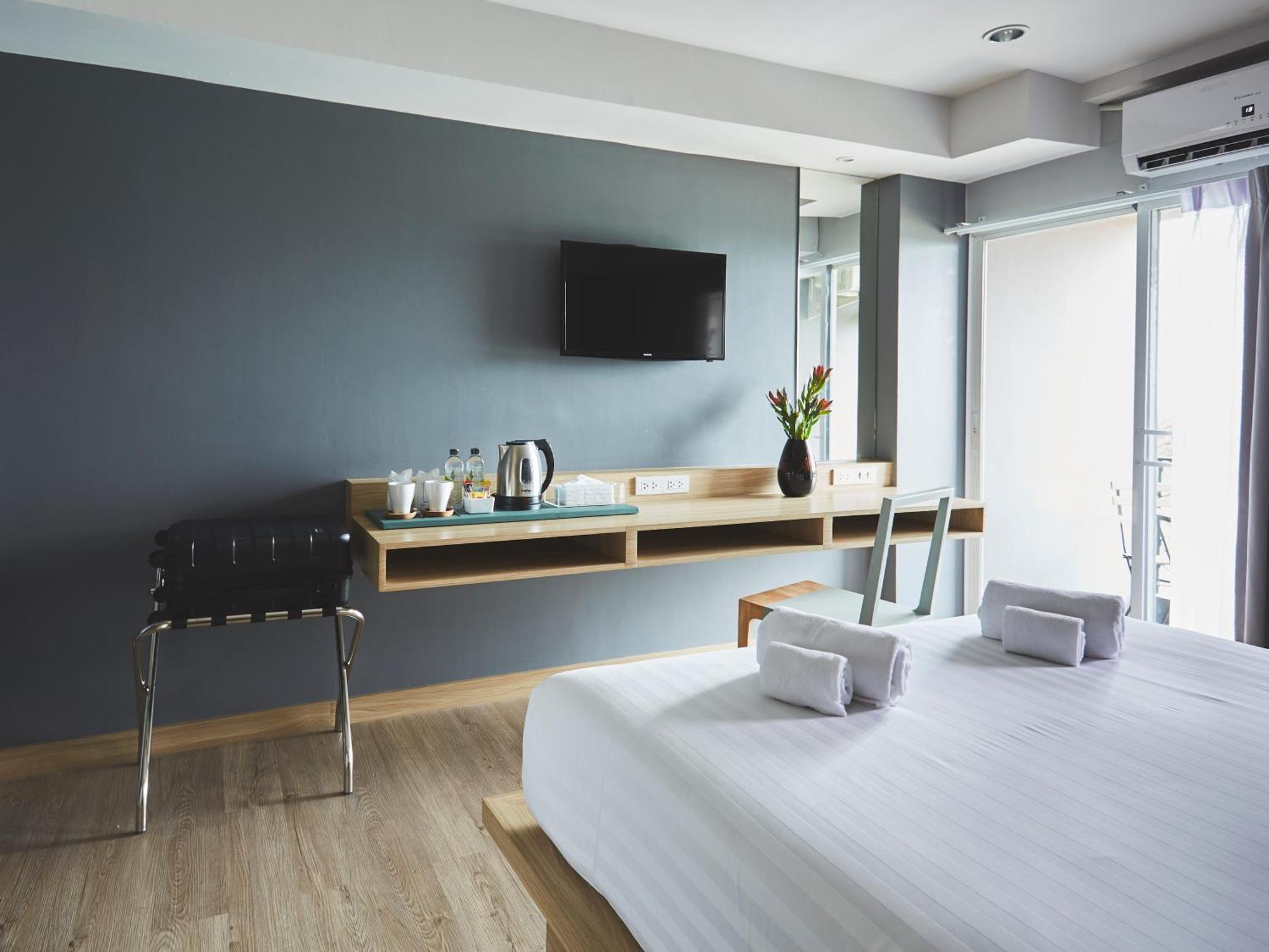 Theorie Hotel Sukhumvit By Slh - Sha Extra Plus Samut Prakan Room photo